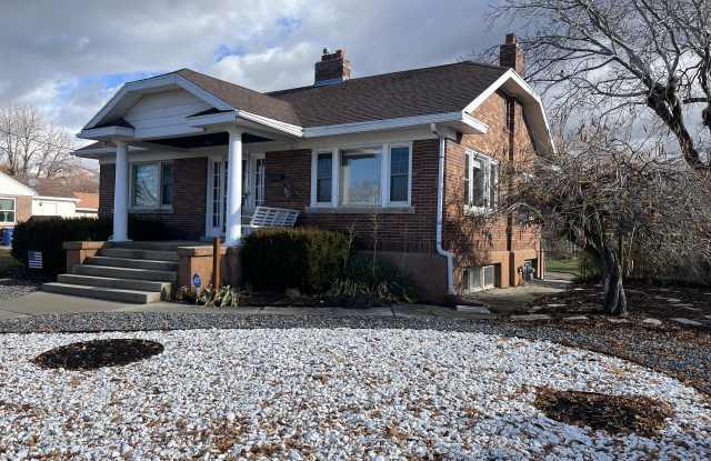 Photo of 2765 S Imperial St