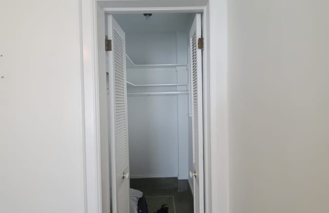 29128 Jefferson Avenue