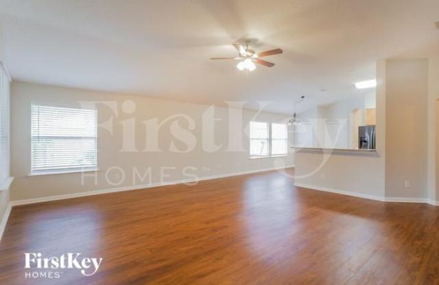 1209 Splendid Ravine Street