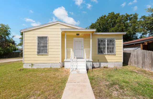 132 Central Park Dr