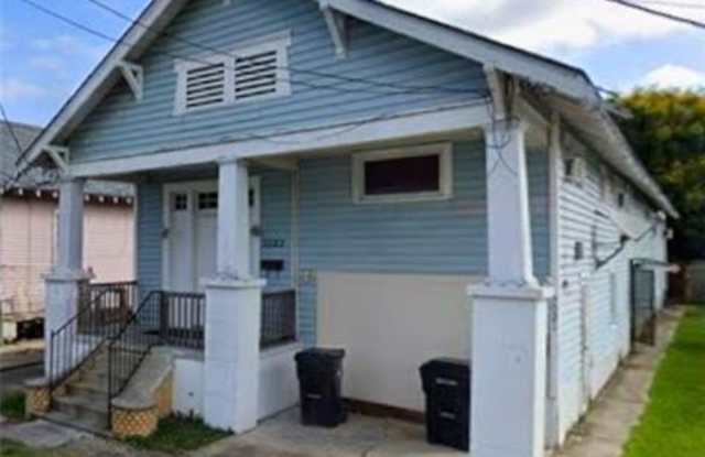 3021 REPUBLIC Street