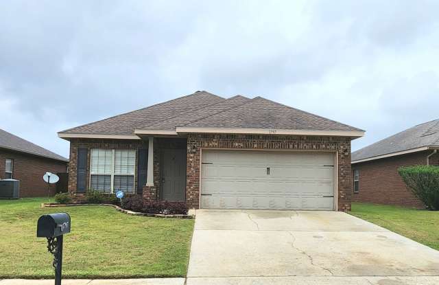 Charming 3/2 in Iberville Square in Foley - 1797 Arcadia Drive, Foley, AL 36535