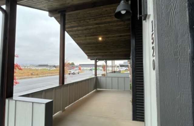 1520 West Moselle Drive