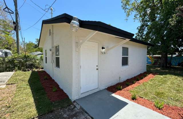 5815 NW 18th Ave - 5815 Northwest 18th Avenue, Brownsville, FL 33142