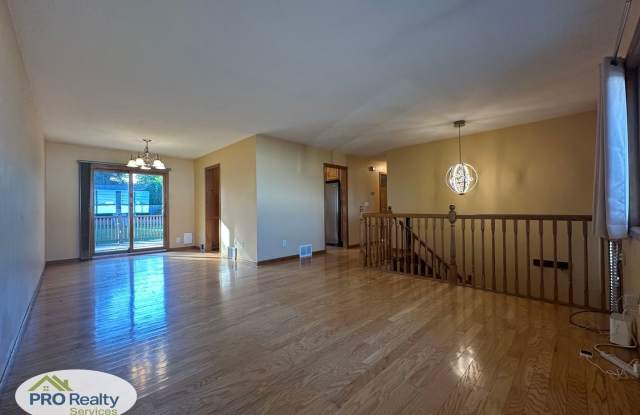 3 Bedroom Home in Crystal