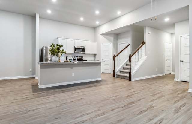 Want luxury living in the Far West ...Look no further...Amanda Park is it!