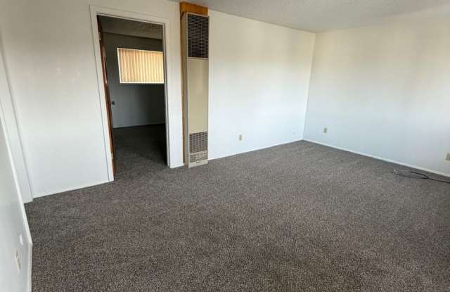 Photo of Newly Renovated - 1 Bedroom, 1 Bathroom Apartment - Located near Sky Lakes and Oregon Tech!