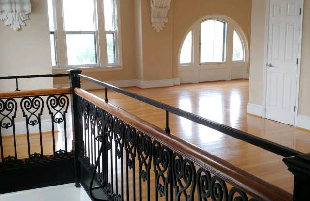 Photo of 803 East 6th Street