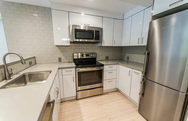 Photo of 325 Clipper Street