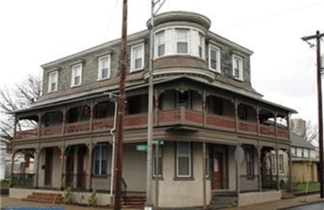 101 E BROAD STREET - 101 East Broad Street, Quakertown, PA 18951