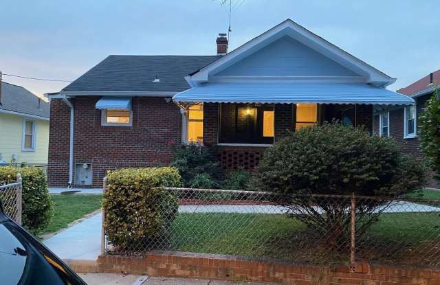 2846 VISTA Street NE