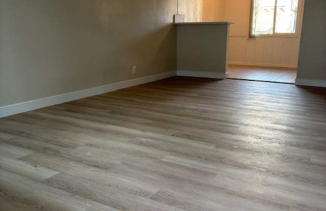 Coldwater Canyon 4961