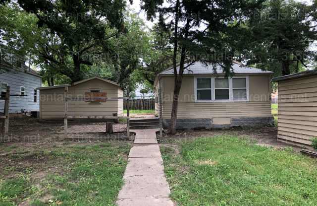$825 - 2 bed 1 bath - Single Family Home
