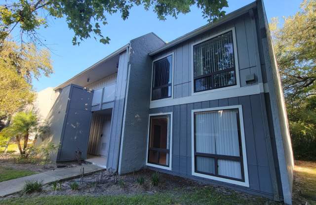 2/2 Condo in The Highlands in Winter Springs