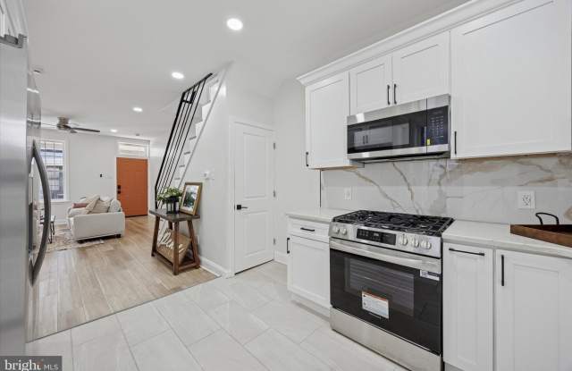 Photo of 1526 HOLLYWOOD Street