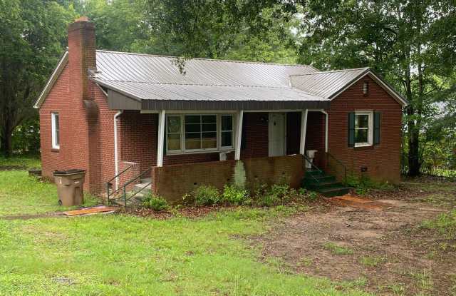 836 Earl Road