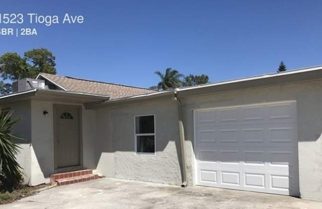 Spacious 4bdrm/2bath Home with 1 car garage ** Section 8 OK ** March 15