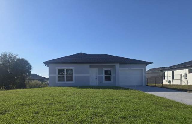 Brand New 2/2/1-PRIME SW LOCATION - Lehigh Acres