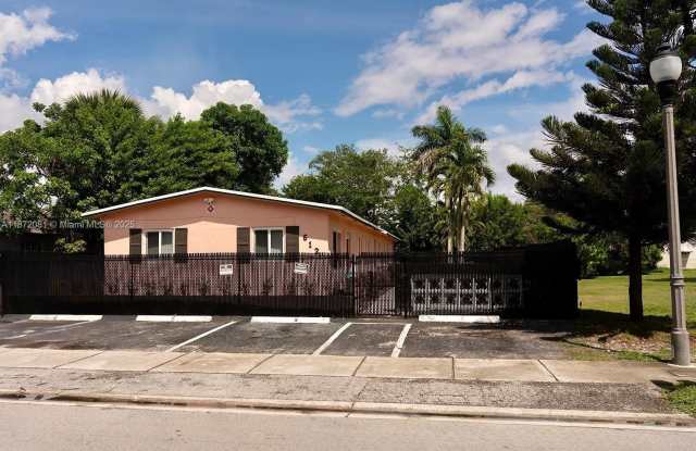 Photo of 612 NW 10th Ter