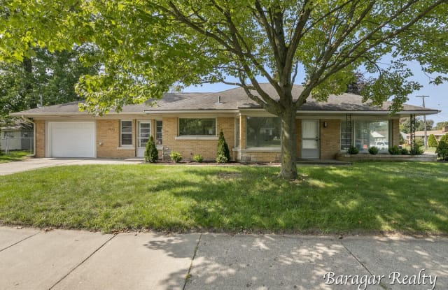 2635 Fuller Avenue NE - 2635 Fuller Avenue Northeast, Grand Rapids, MI 49505