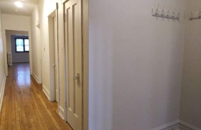 705 W Cornelia Avenue