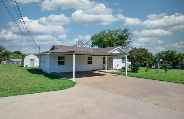 744 N Crockett Street