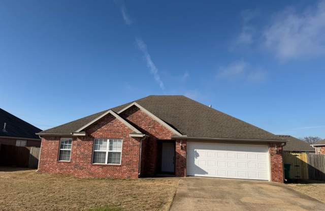 ***560 Dogwood Street***