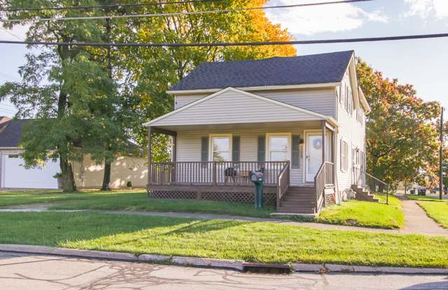 Photo of 3 bedroom 3 bathroom Single Family Home