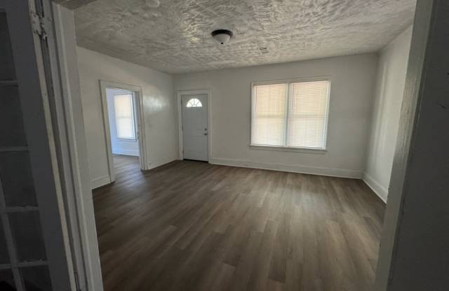 1124 West Lincoln Avenue