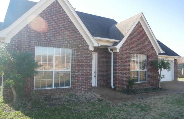 7796 Nathan Sawyer Dr Southaven, MS 38671