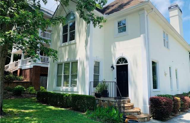 1086 Standard Drive NE