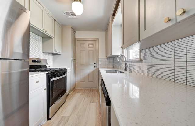 1117 East Lindsey Street