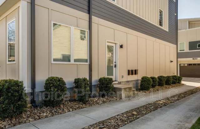 1003 B Greenleaf