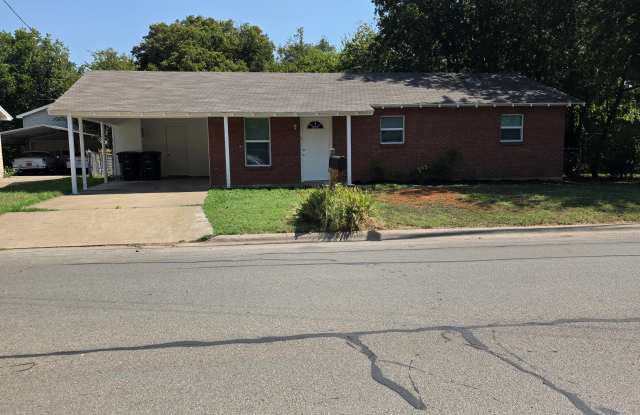 Photo of 1004 Grand Ave