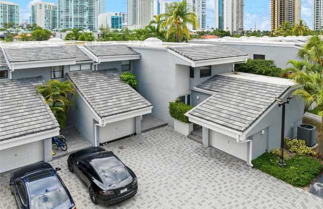 243 Poinciana Dr