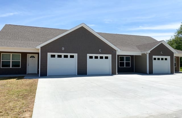 102 Meadow Lane - 102 Meadow Ln, Oak Grove, KY 42262