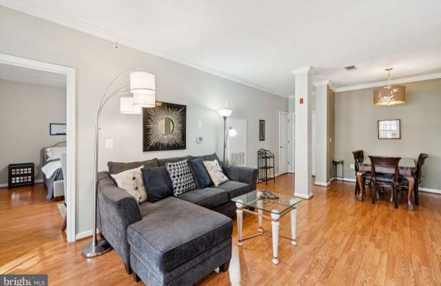 4550 STRUTFIELD Lane unit: 2424