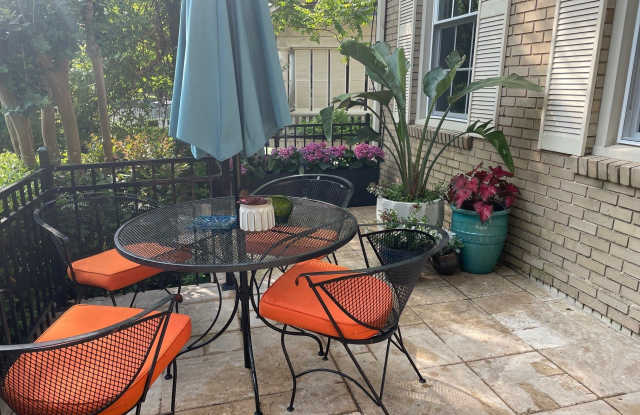 524 Seminole Avenue NE