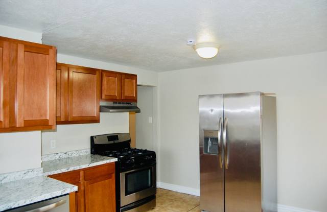 Updated 3Bedroom-In-Unit Laundry-$1,000 Move-In credit