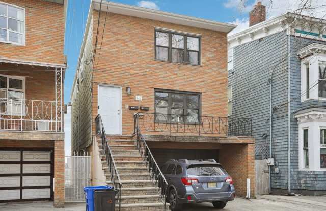342 OGDEN AVE