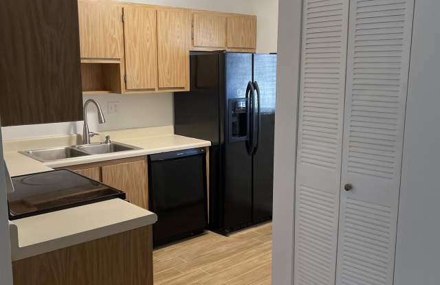 102 Gardens Dr #204 - 1