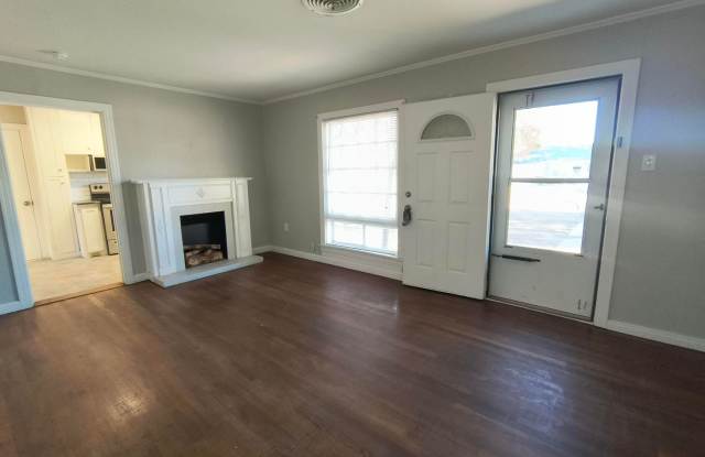 Updated 4 bedroom 1 bath home AVAILABLE NOW!!