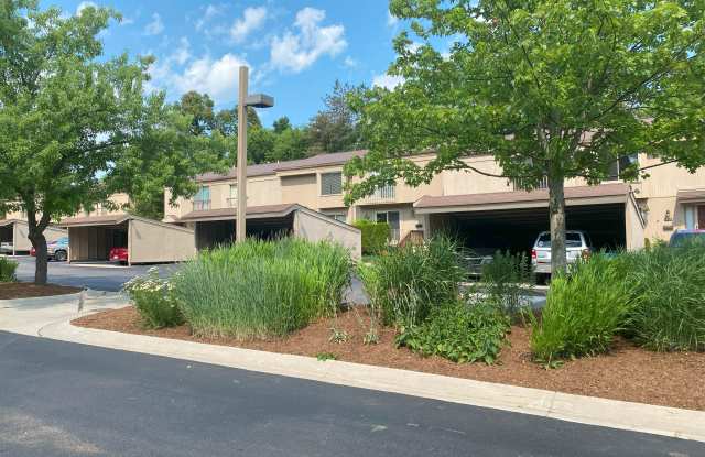 1462 Oakbrook East Drive