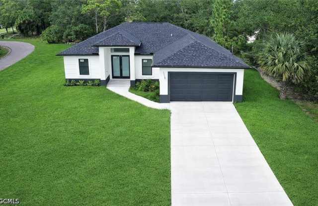 2522 Alice Place