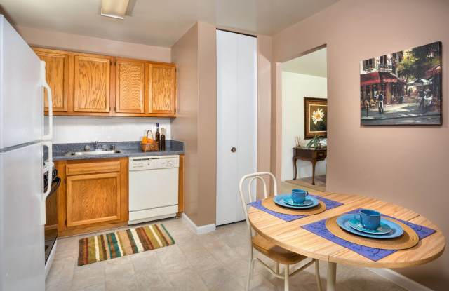 The Summit at Laurel Park