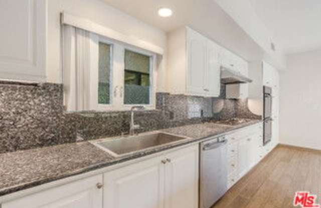 257 South Oakhurst Drive