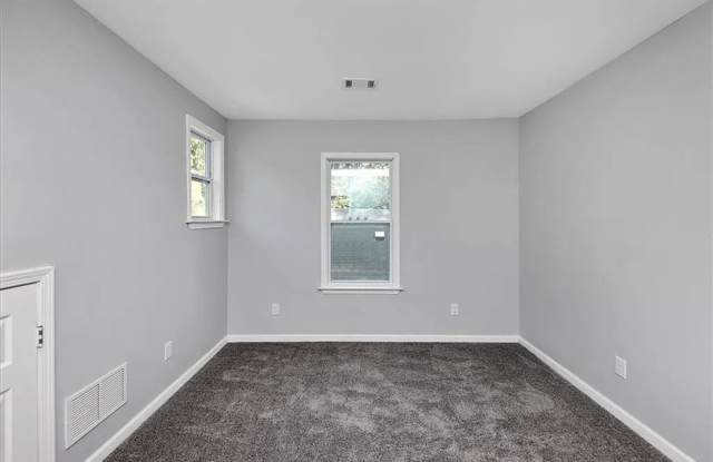 Room in 3 Bedroom Home at Coleman St SW