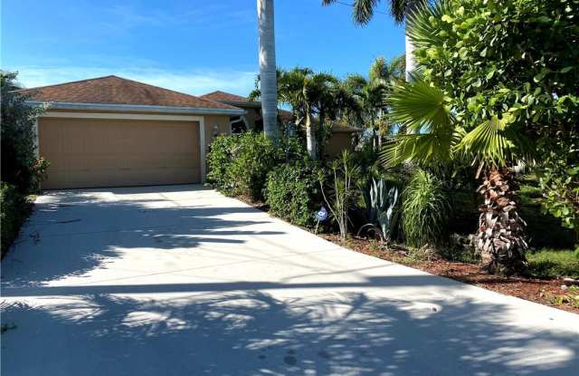 2000 NW 4th ST - 2000 Northwest 4th Street, Cape Coral, FL 33993