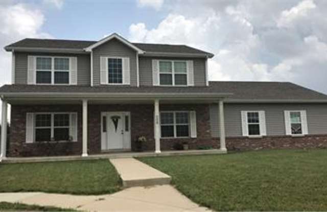 508 MACY LANE