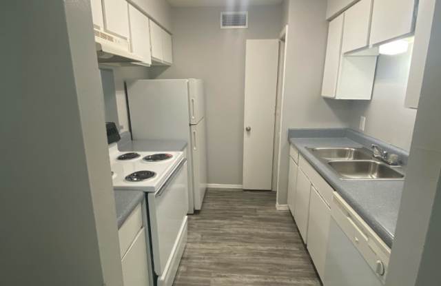 1809 W. Schunior Road - 0508